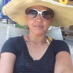 Meet your Posher, Josefina